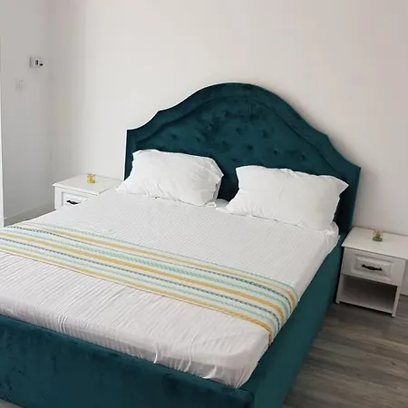 Selena Onix Blue Mamaia 1 * Navodari